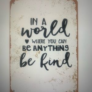 Meet your Posher, Lois